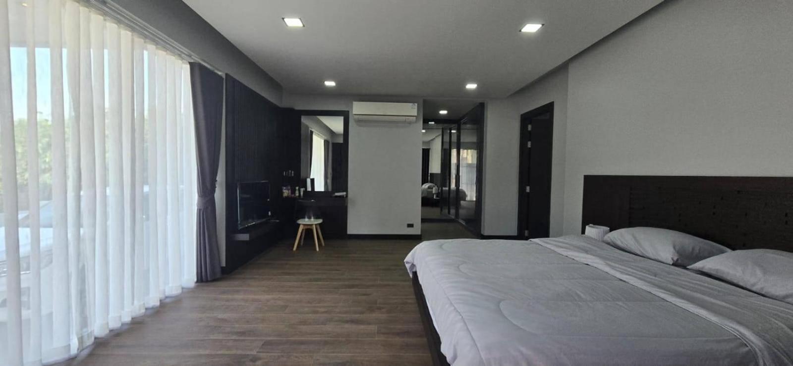 Venue *