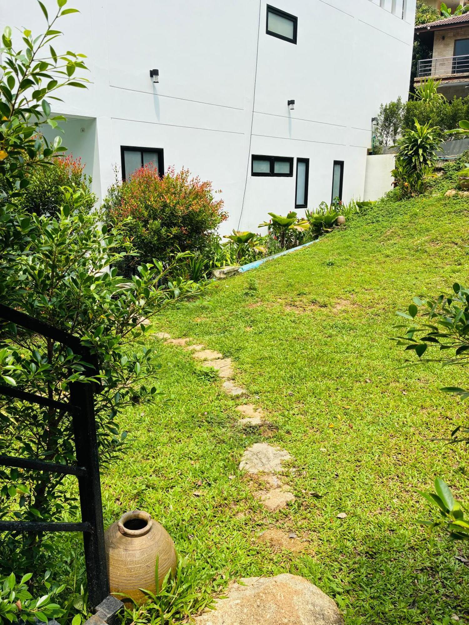 Gm At Chaweng Hill *