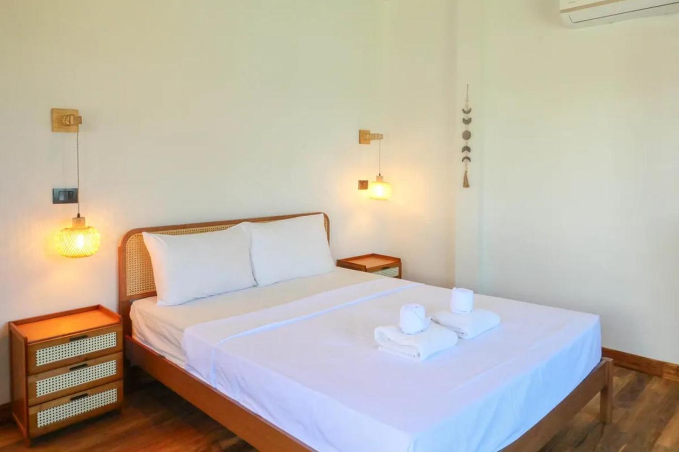 Danisam Estate 4br Sunset Front & Pool Villa *