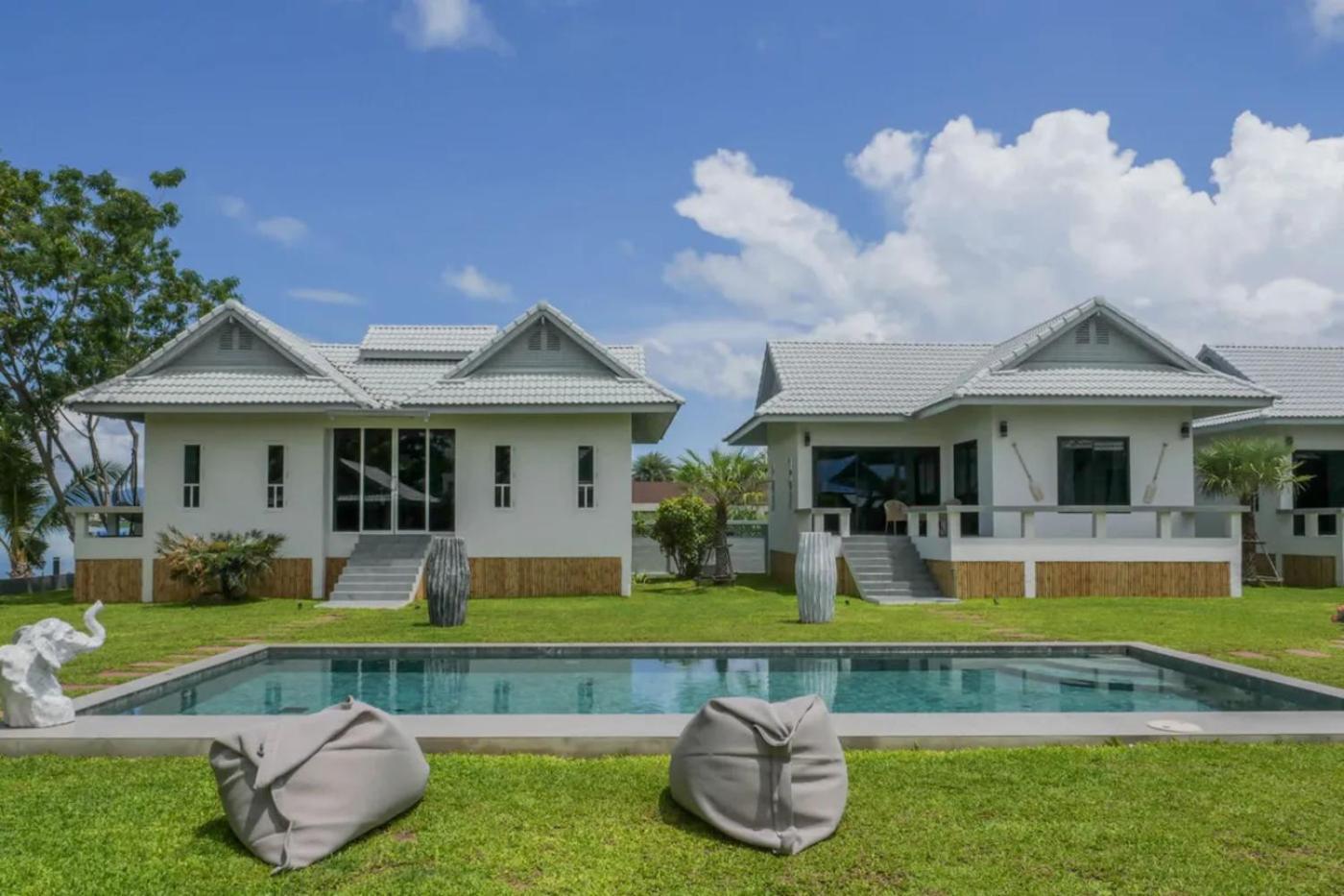 Danisam Estate 4br Sunset Front & Pool *
