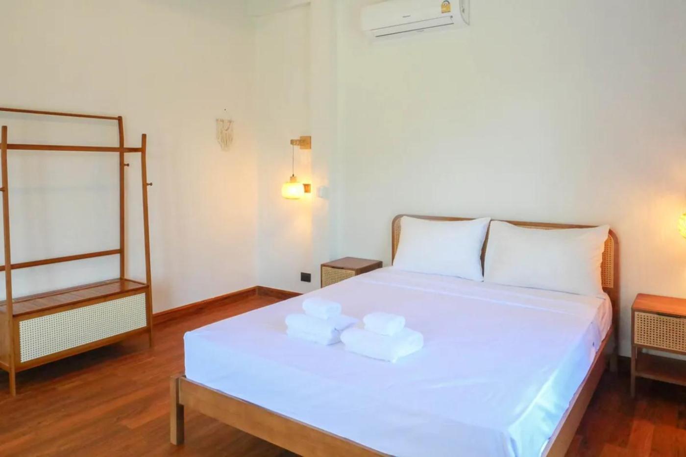 Danisam Estate 4br Sunset Front & Pool *