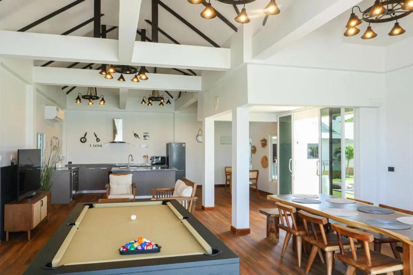 Danisam Estate 4br Sunset Front & Pool