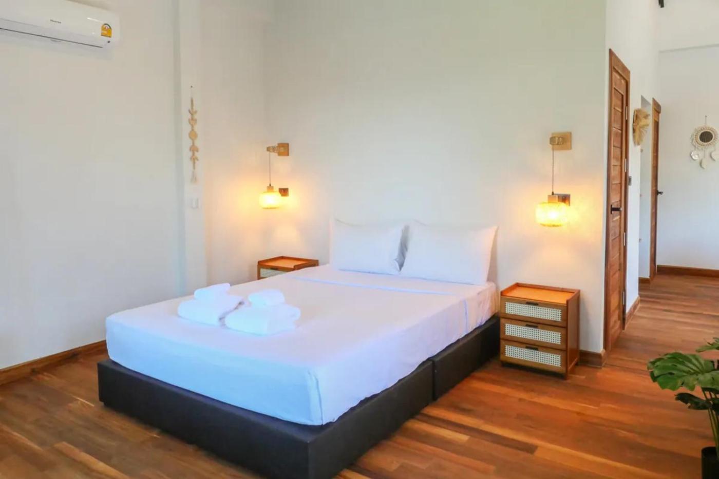 Danisam Estate 4br Sunset Front & Pool *
