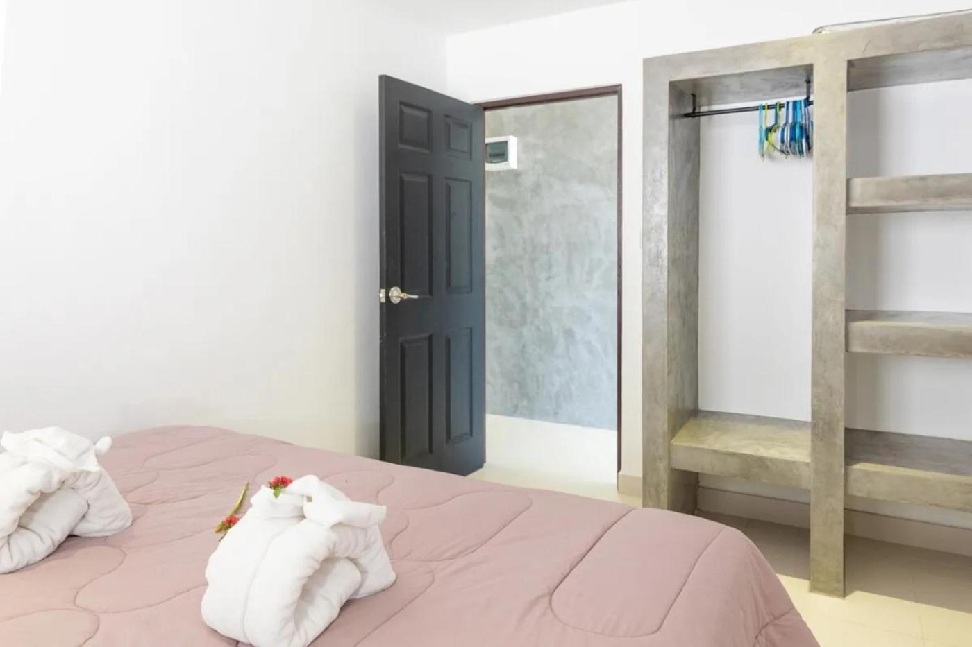 Cosy Flat 2 Bedroom - M2 Sea View & Shared Pool *