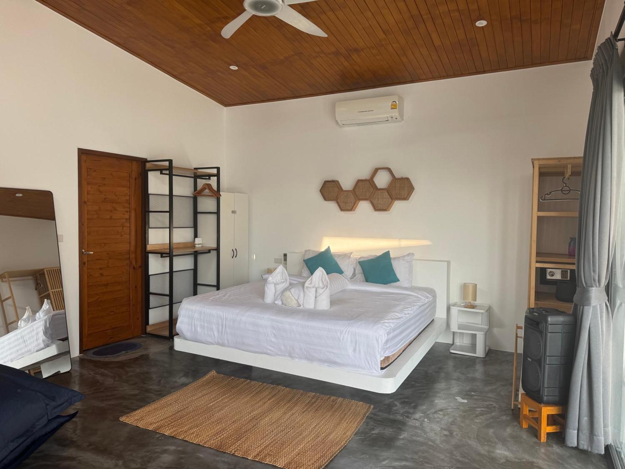 Chaweng Modern 3bdr Private Pool