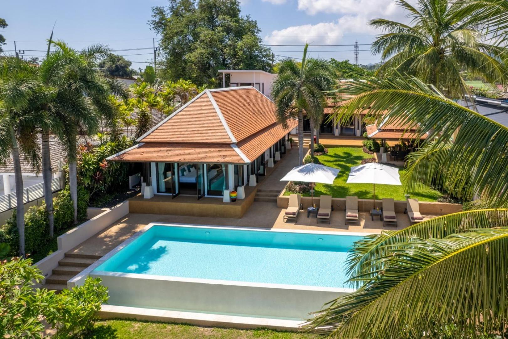 Bacaya Beachfront Vila