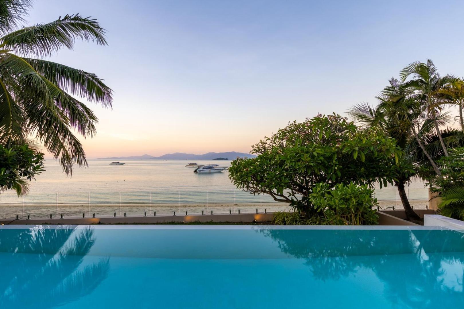 Bacaya Beachfront Vila *