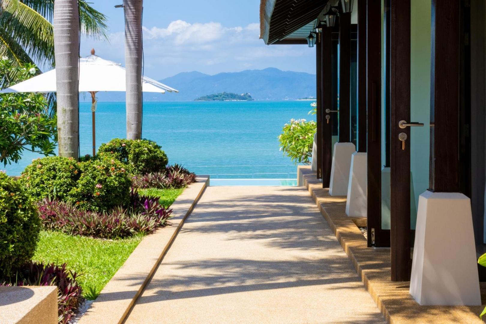 Vila Bacaya Beachfront *