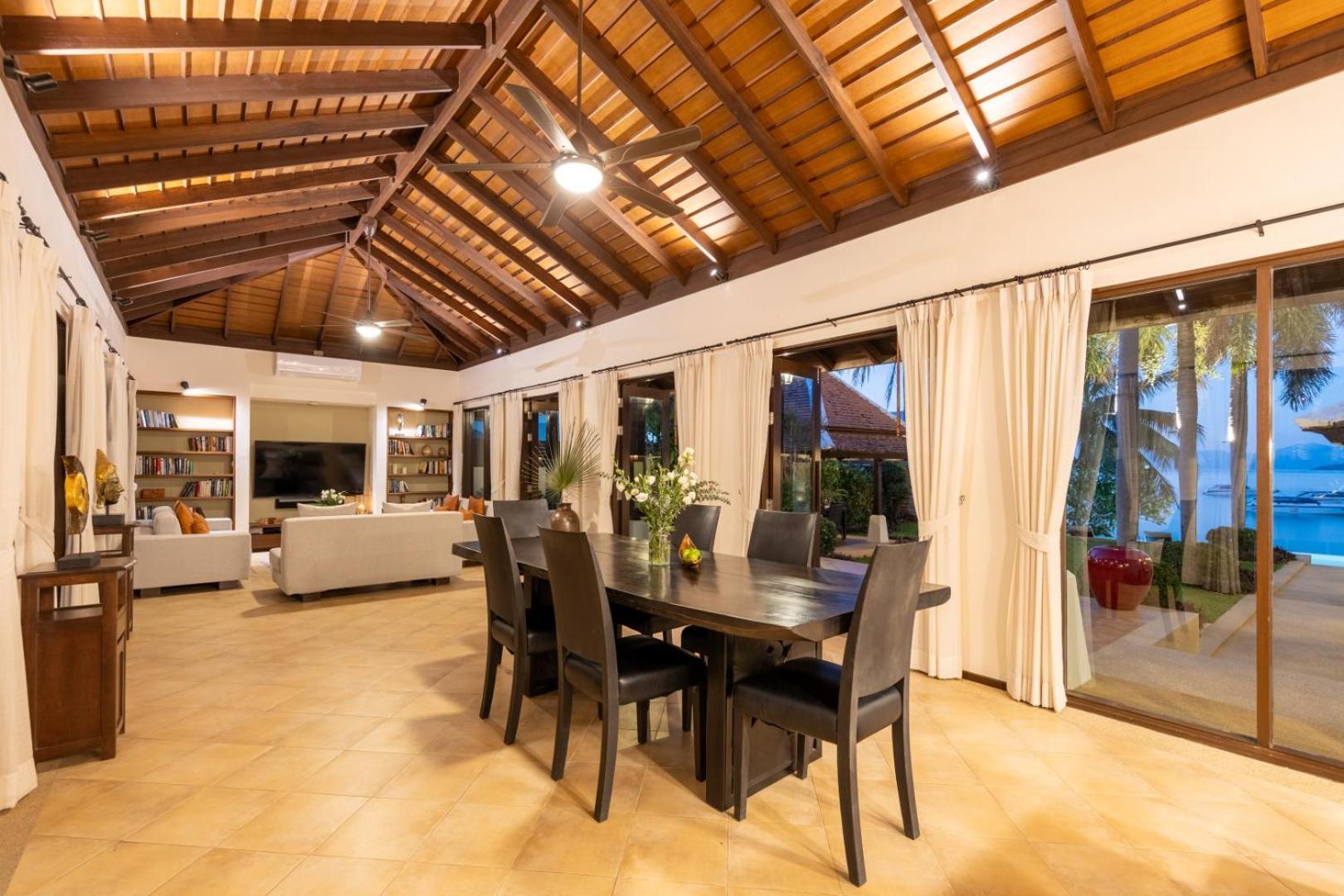 Vila Bacaya Beachfront *