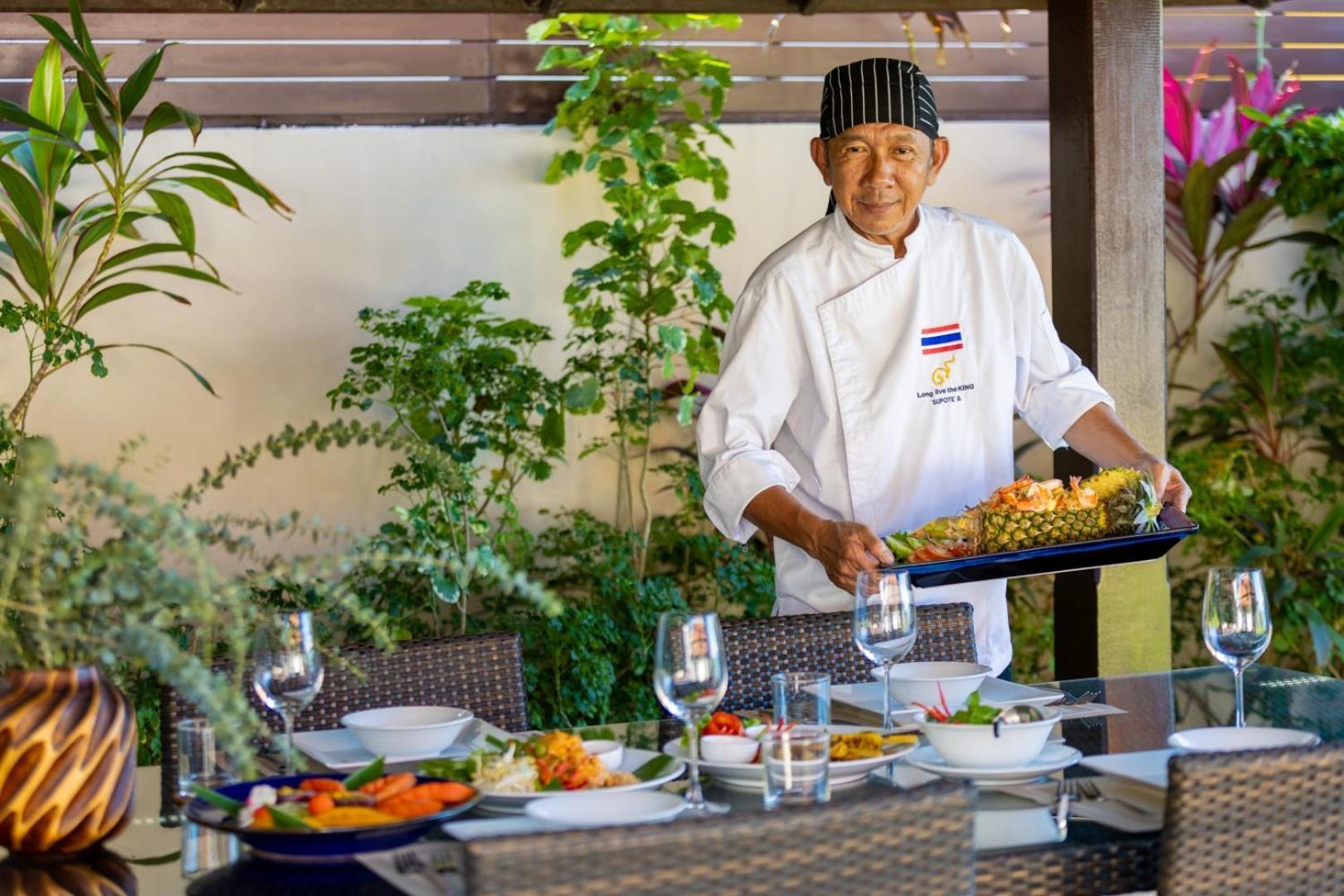 Bacaya Beachfront Vila
