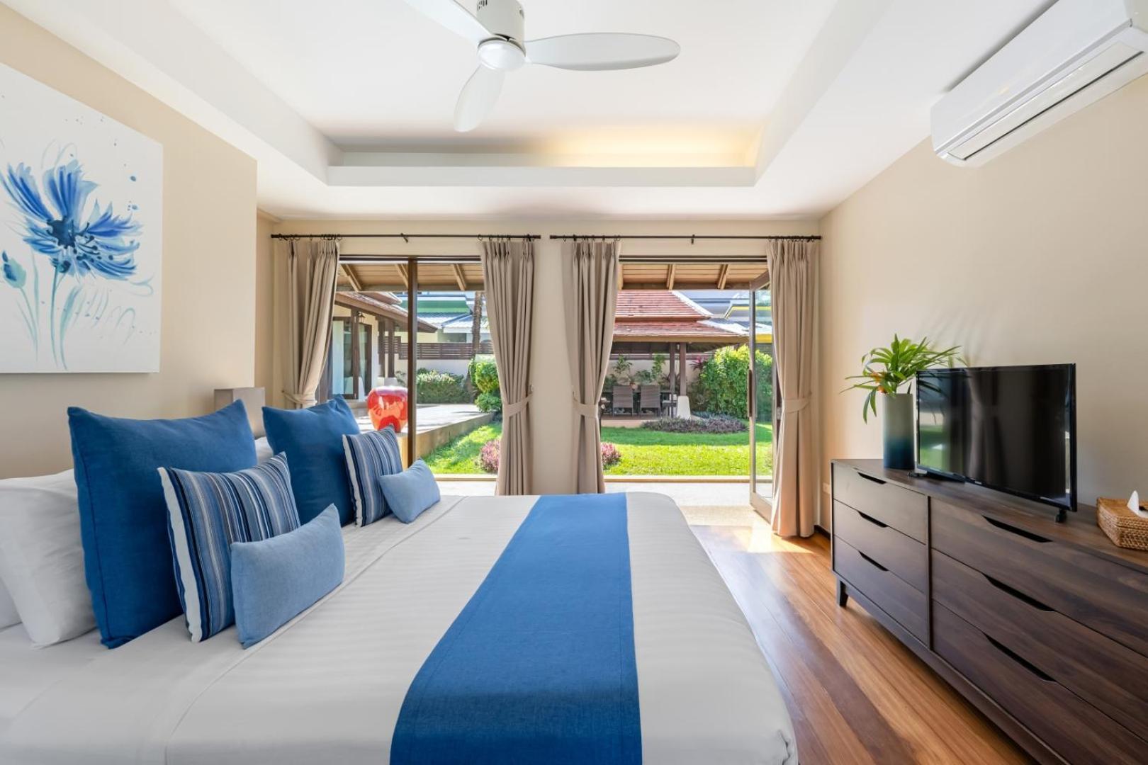 Bacaya Beachfront Vila *