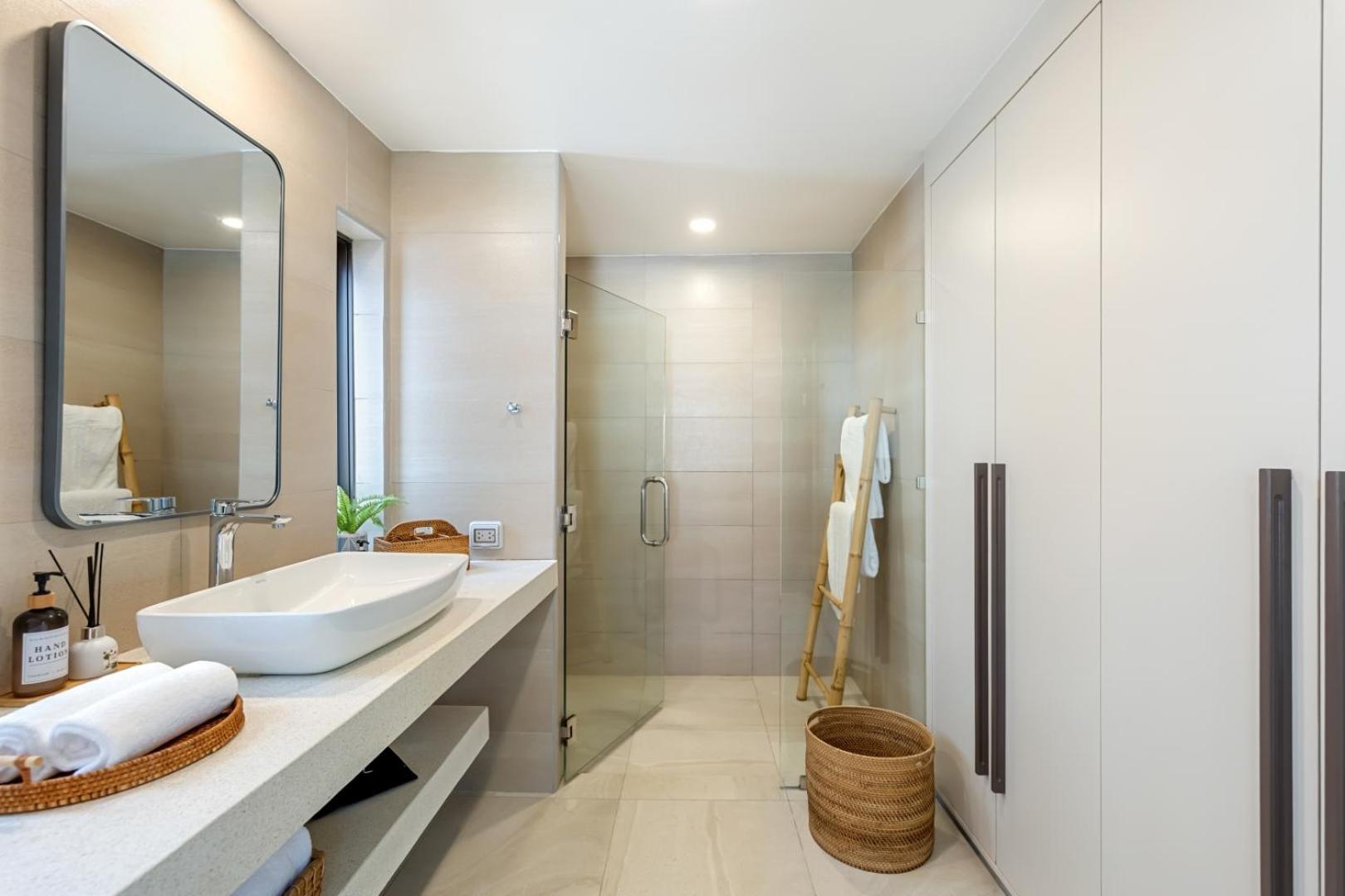 Bacaya Beachfront Vila