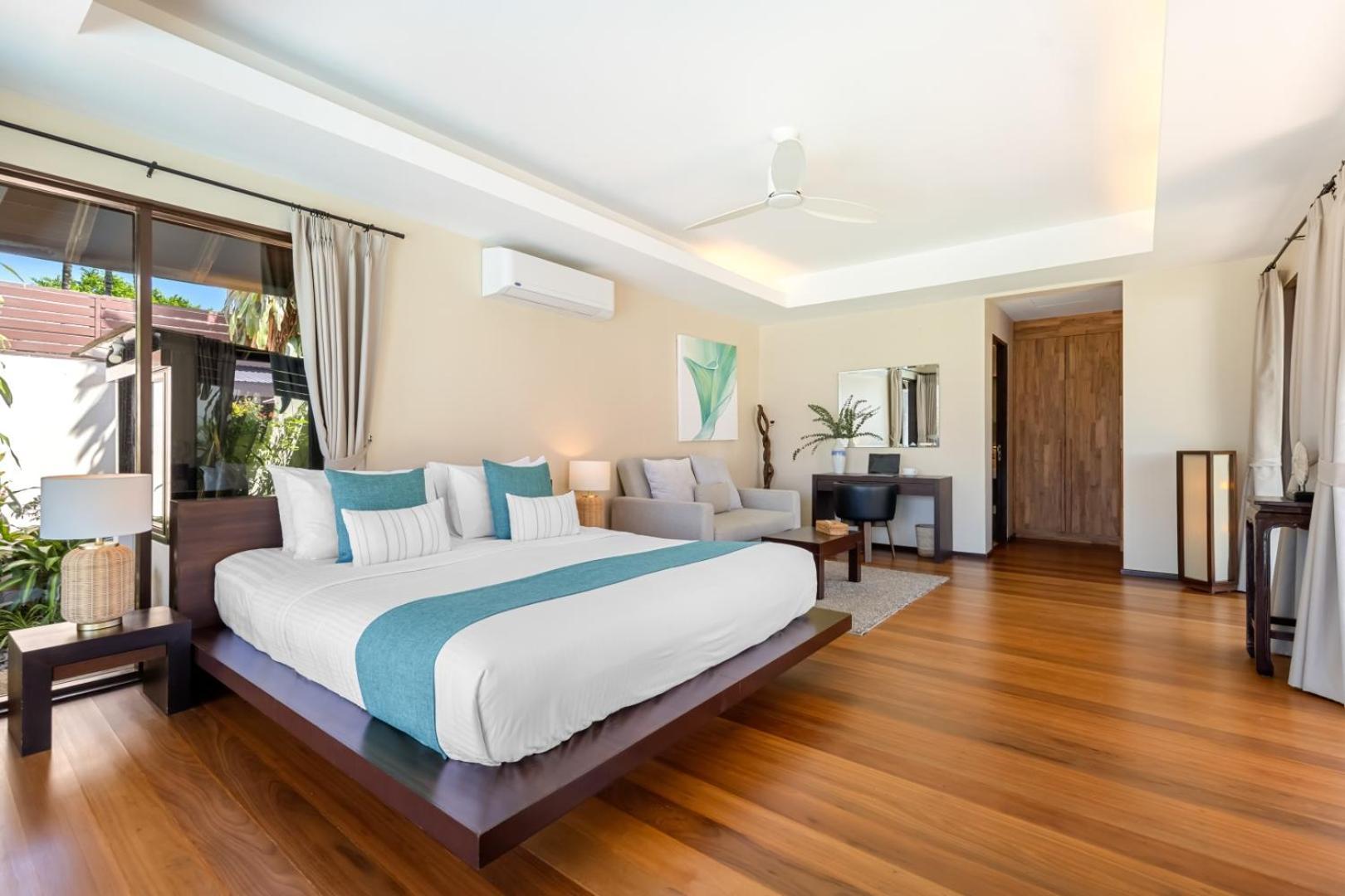 Bacaya Beachfront Vila Pantai Bangrak