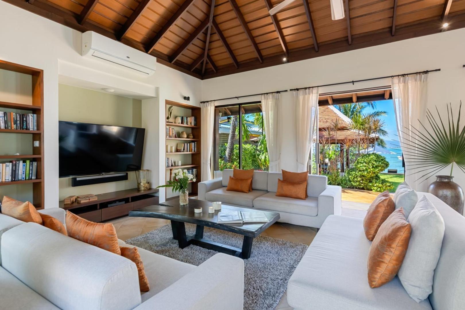 Bacaya Beachfront Vila