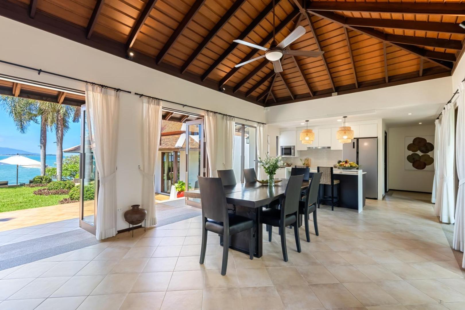 Bacaya Beachfront Vila *
