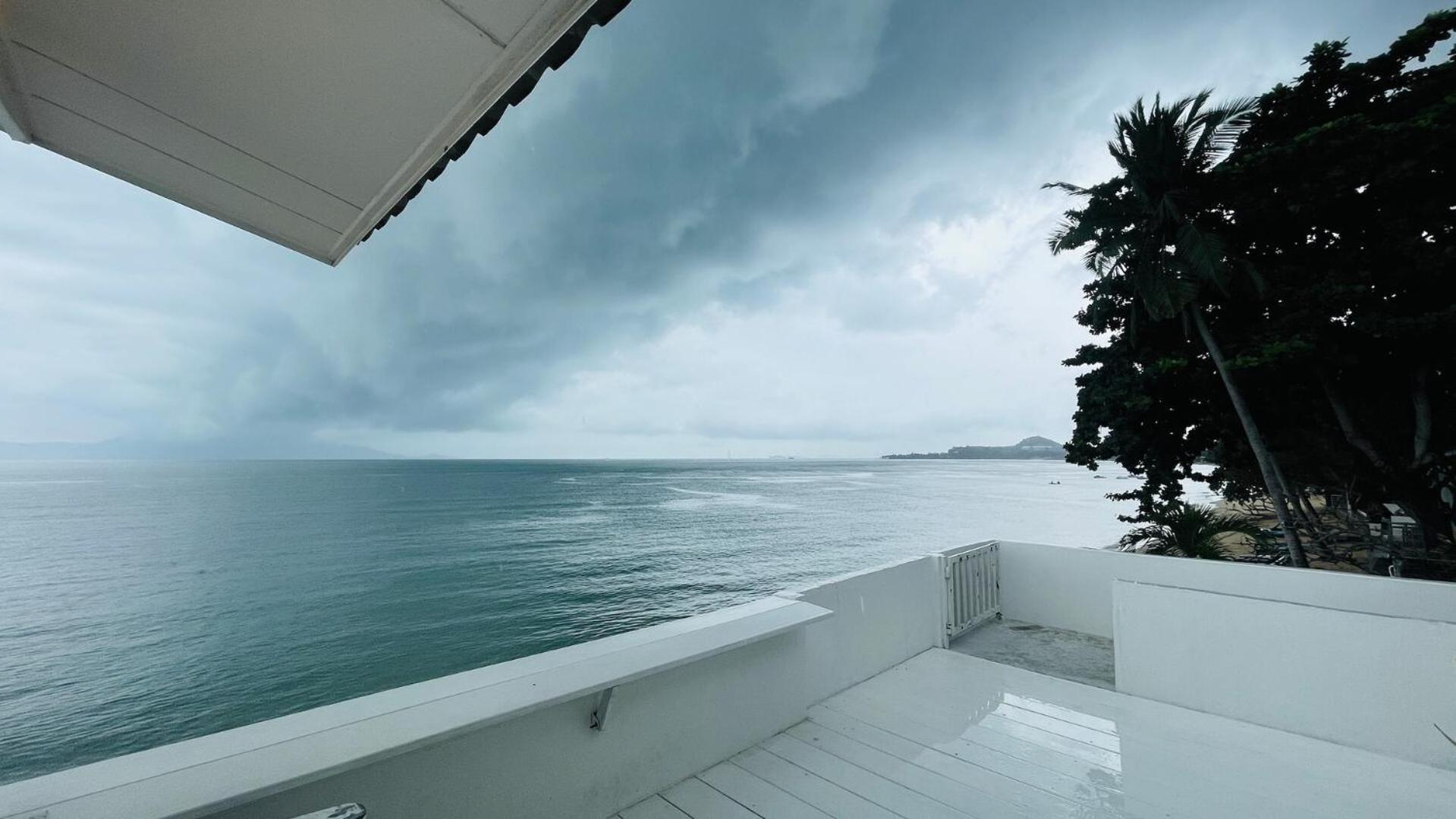 Peaceful Hideaway With Stunning View Access Apartment