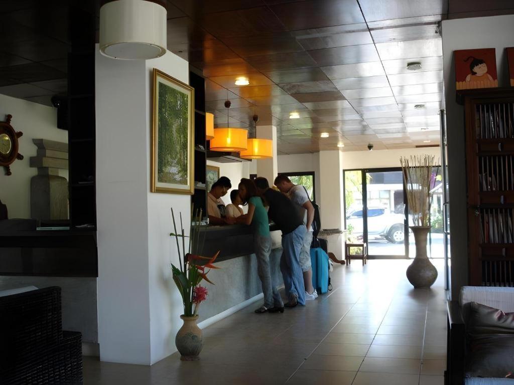 Holiday Park Hotel 3*