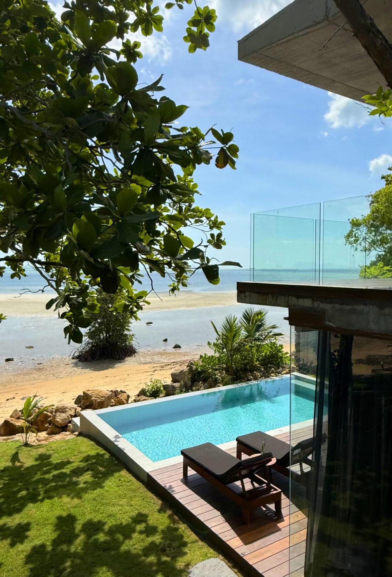 Hotel Vows Beachfront 3*