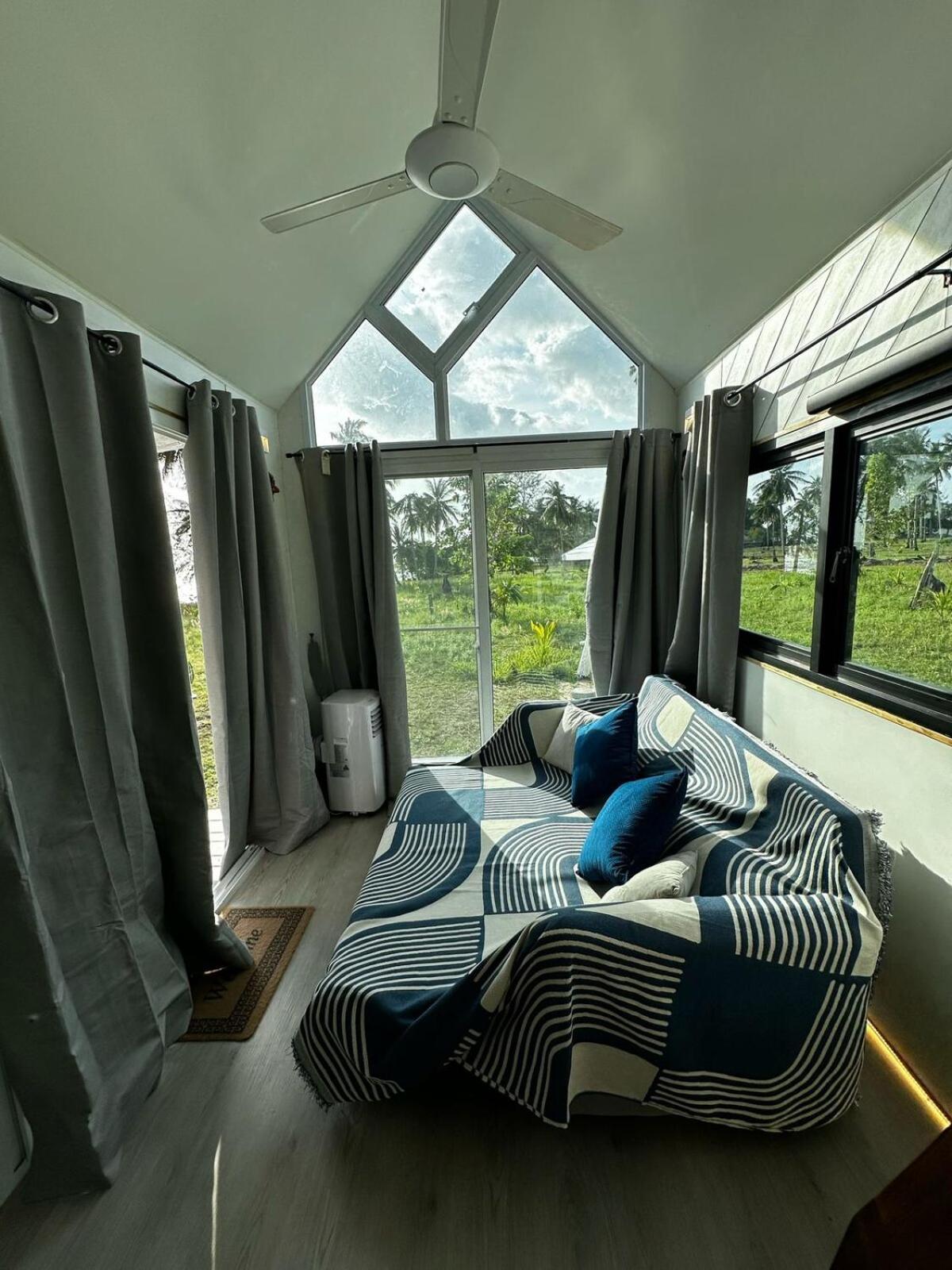 Beachfront Tiny House, Koh Samui, Thailand By Thaniie Holiday home *