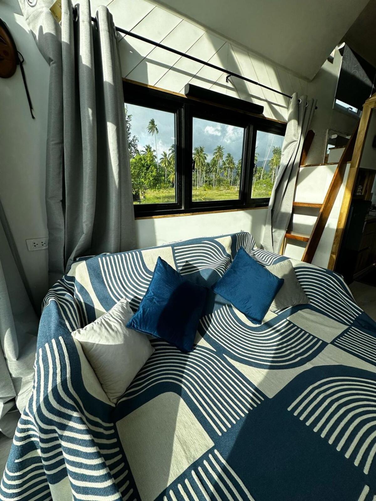 Beachfront Tiny House, Koh Samui, Thailand By Thaniie Holiday home *