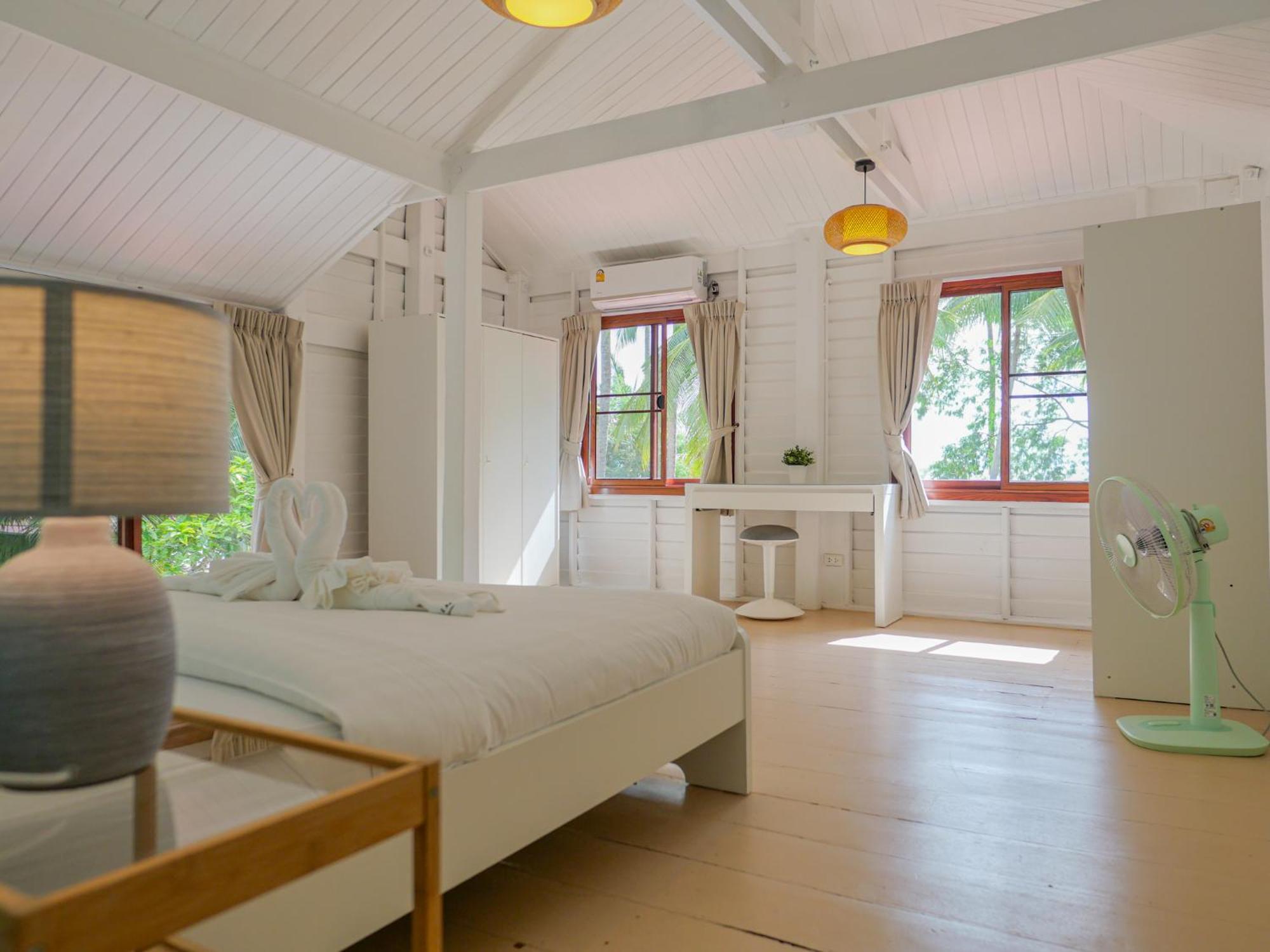 The Wooden House 3br - Sunset Garden Villa *
