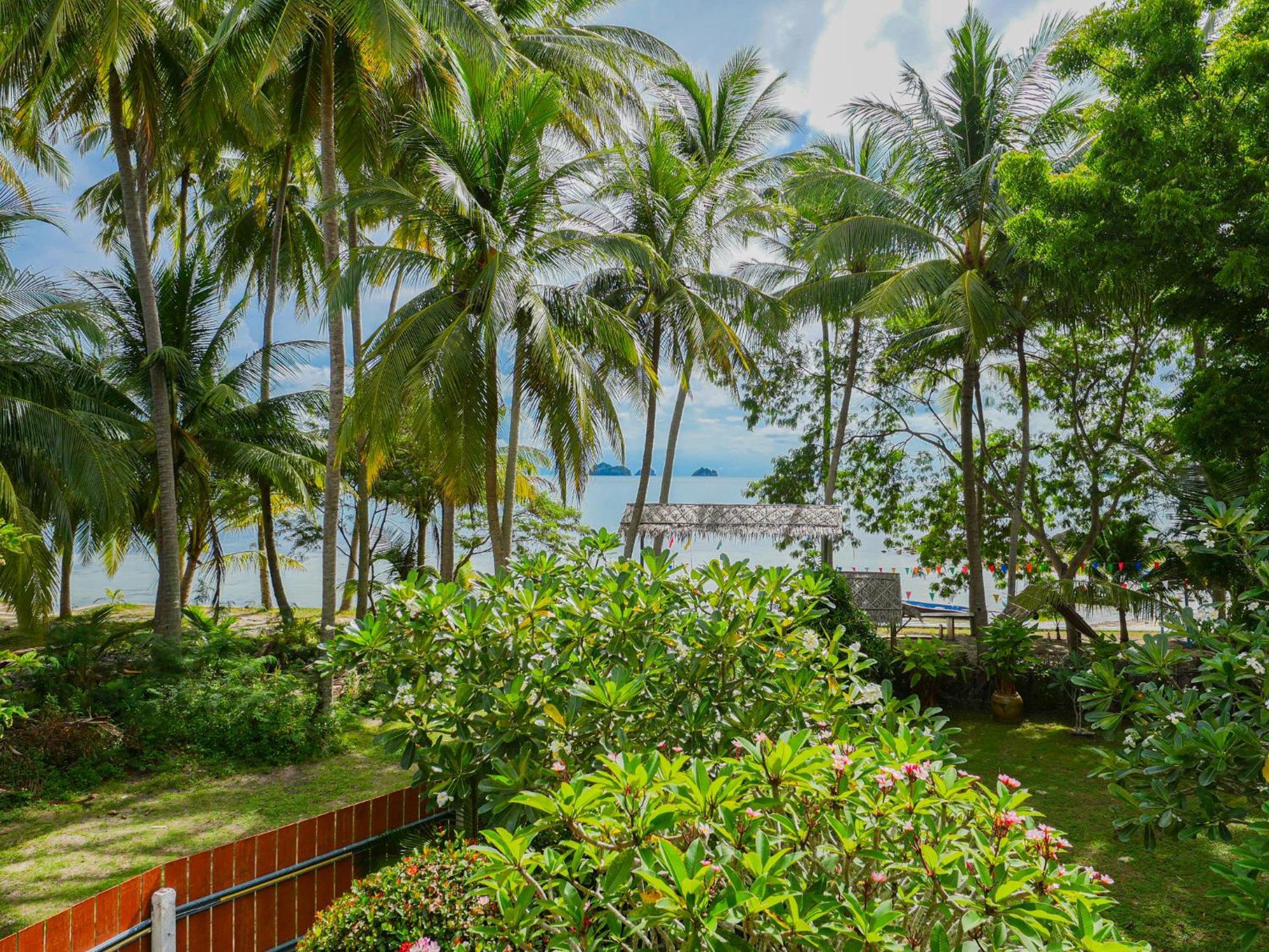 The Wooden House 3br - Sunset Garden Villa *
