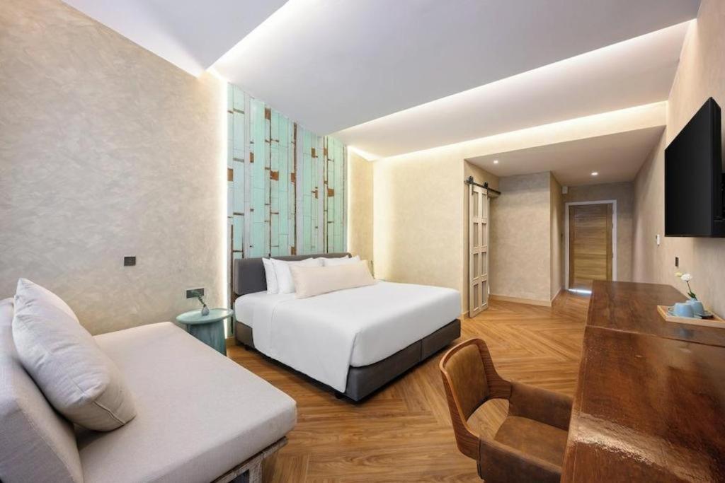 Holiday Park Hotel 3*