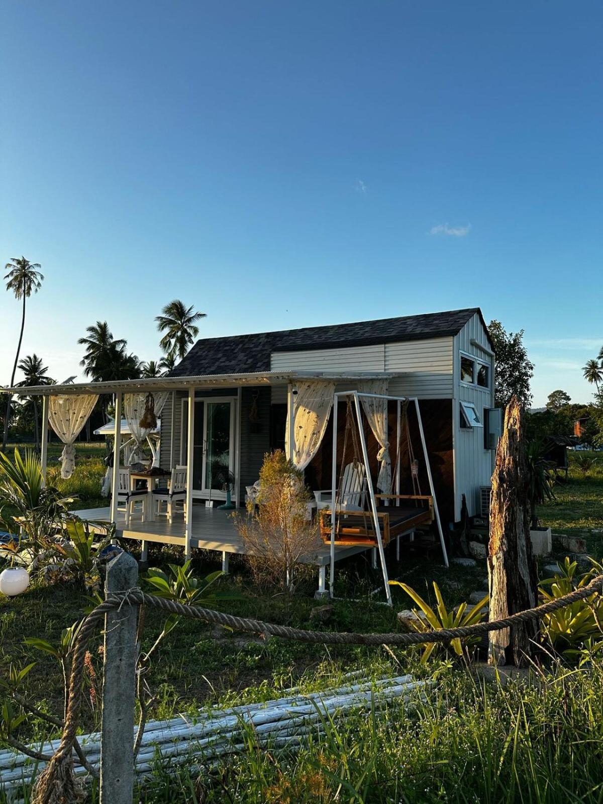 Beachfront Tiny House, Koh Samui, Thailand By Thaniie
