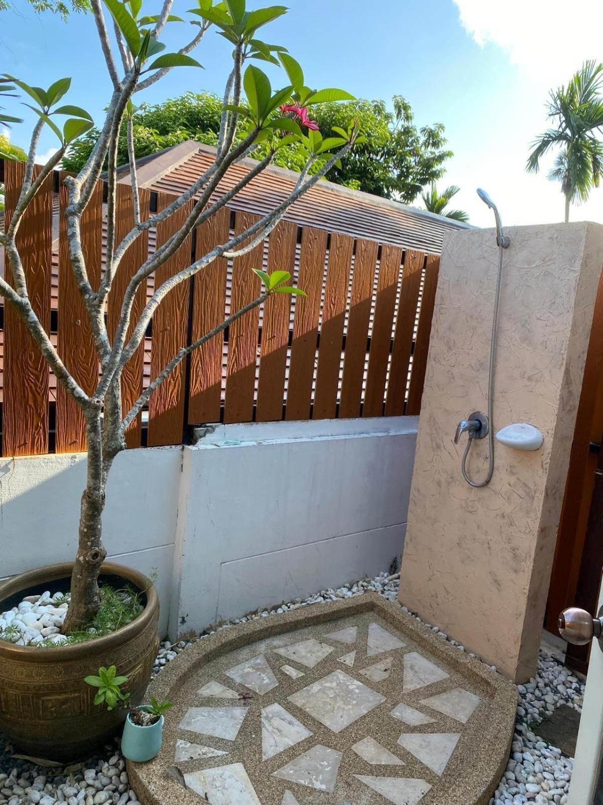 Beautiful Garden 3 Bedroom Close To Villa