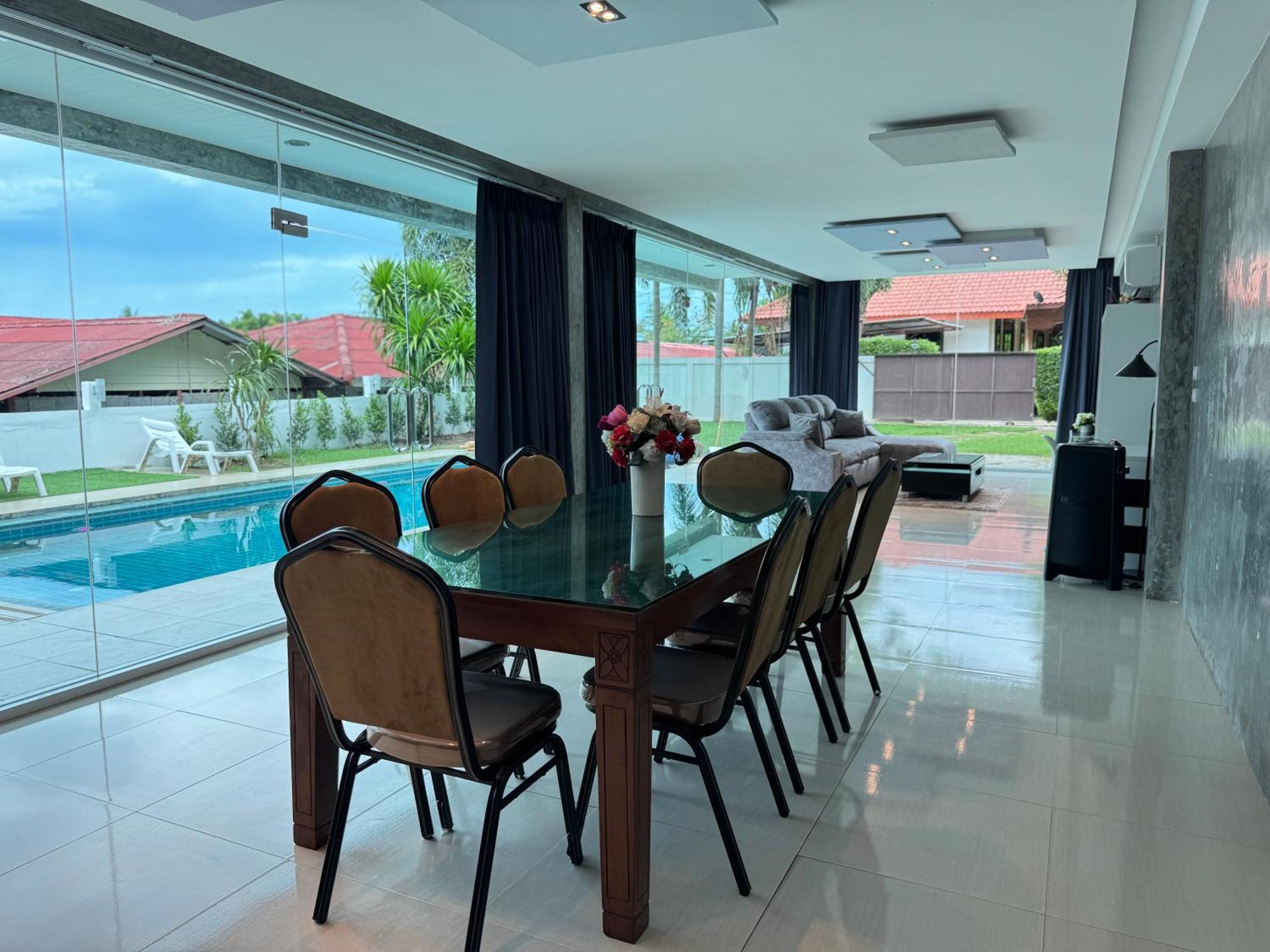 3 Bed, Pool And Grass Garden, Chaweng, Spacious Villa *