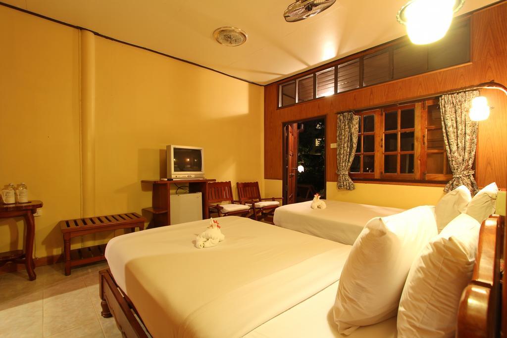 Hotel World 3*