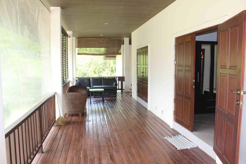 Ban Tai River Gardens Rumah percutian *