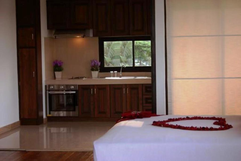Chaweng Lakeview Condotel 3*