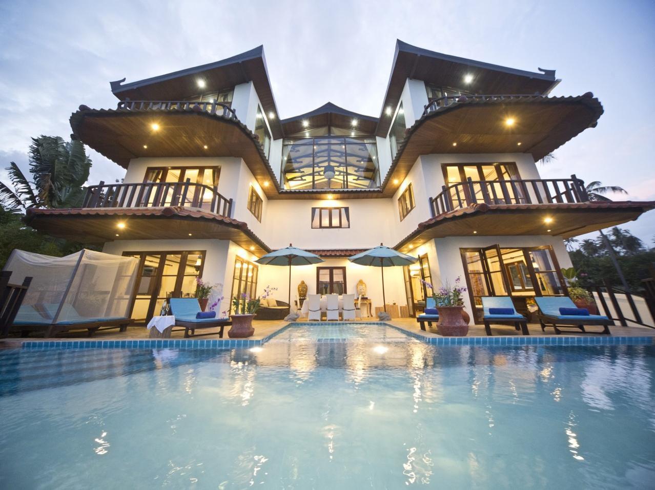 Paradise Island Estate 4*