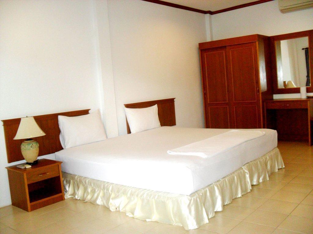 Baan Pitcha บ้านพิชชา 2*