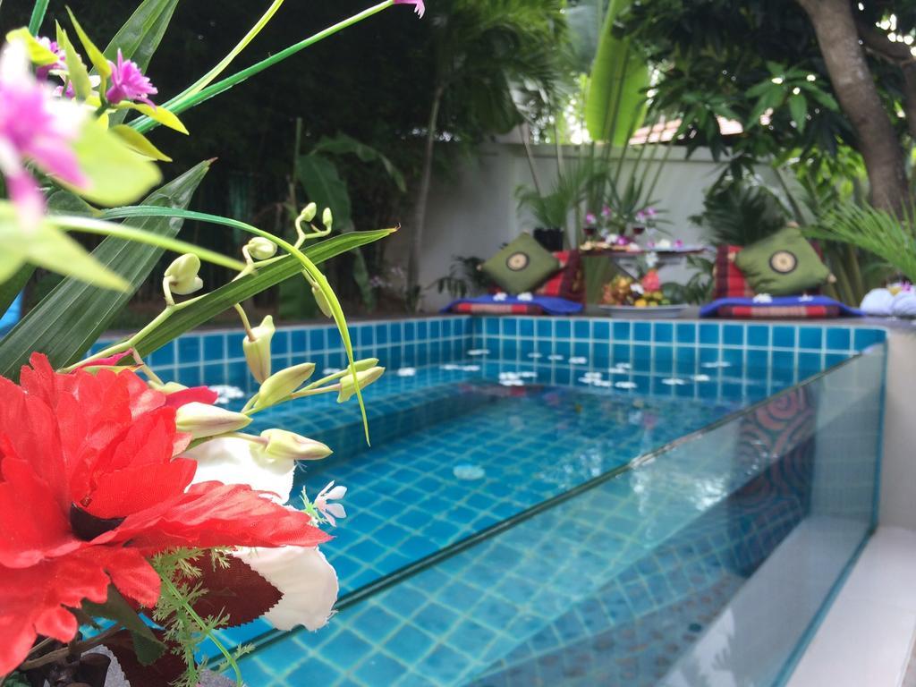 Paradise Island Estate 4*