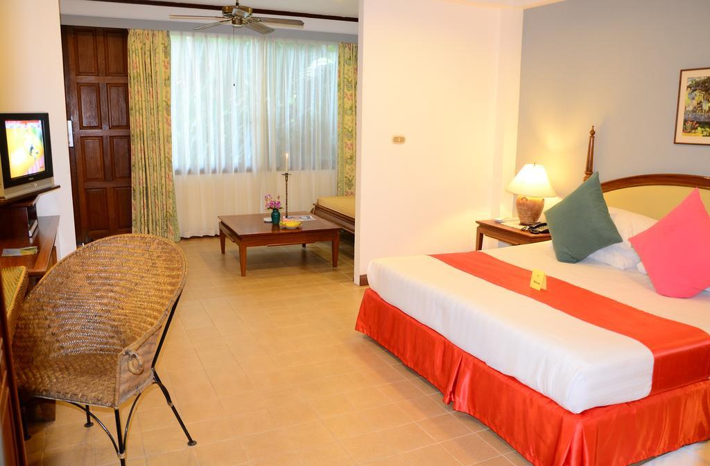 White House 4*