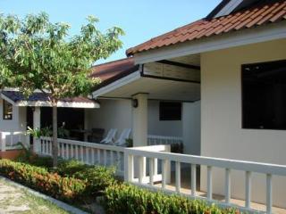 Hotel Baan Saen Sook