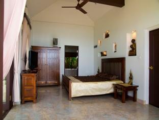Jungle Emerald Rock Luxury *
