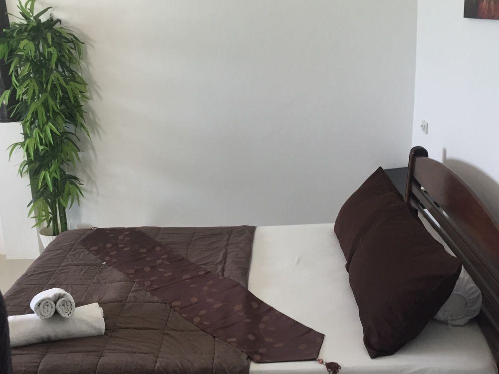 Trash And Glam Lounge Apartment *