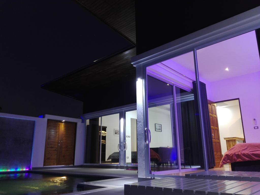 Rocking Chair Pool Villa *