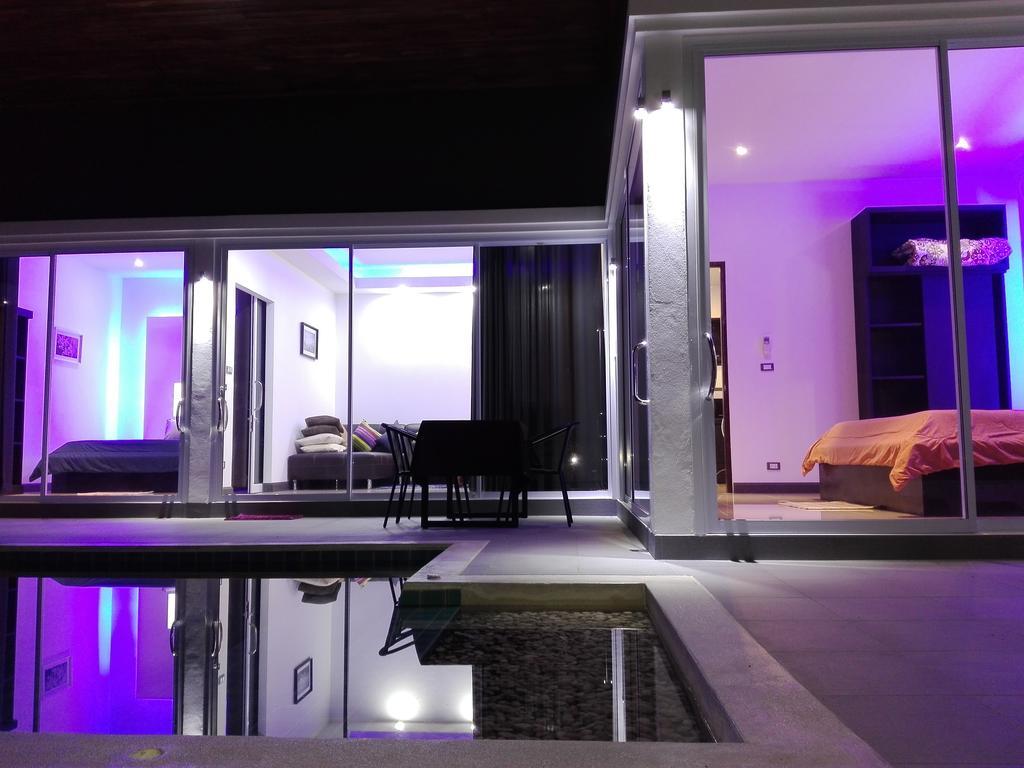 Rocking Chair Pool *