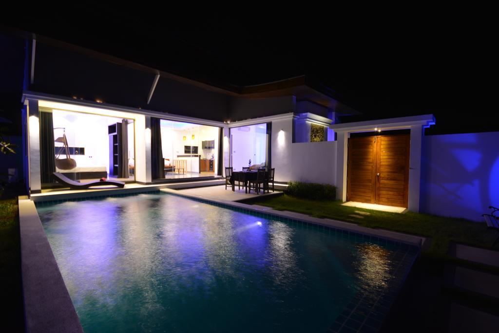 Rocking Chair Pool