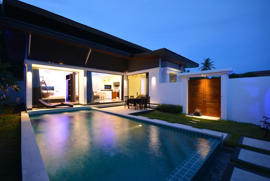 Rocking Chair Pool *