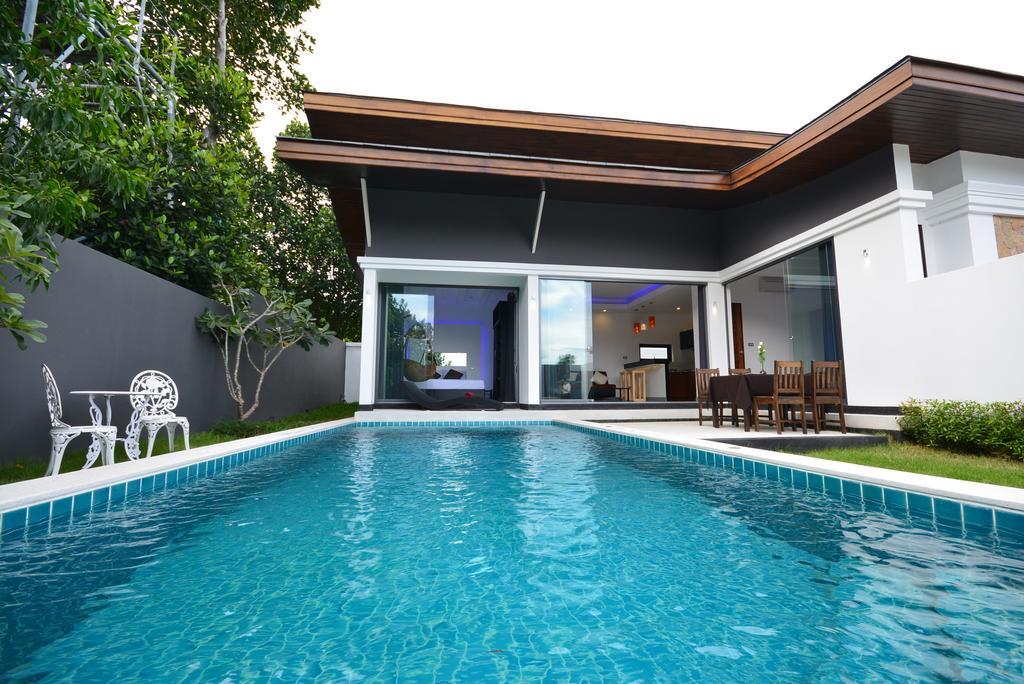 Rocking Chair Pool Strand von Chaweng