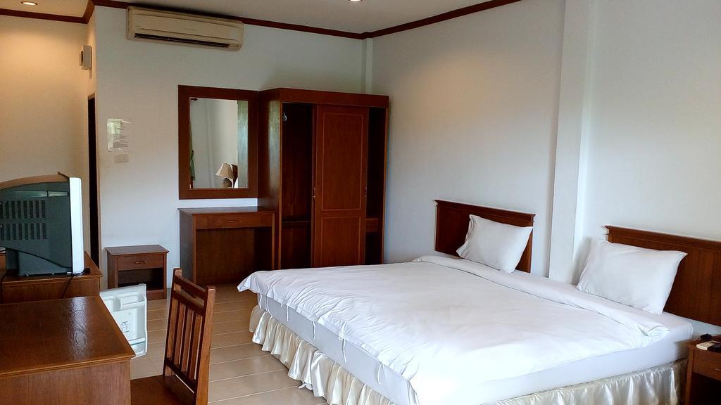 Hotel Baan Pitcha บ้านพิชชา 2*