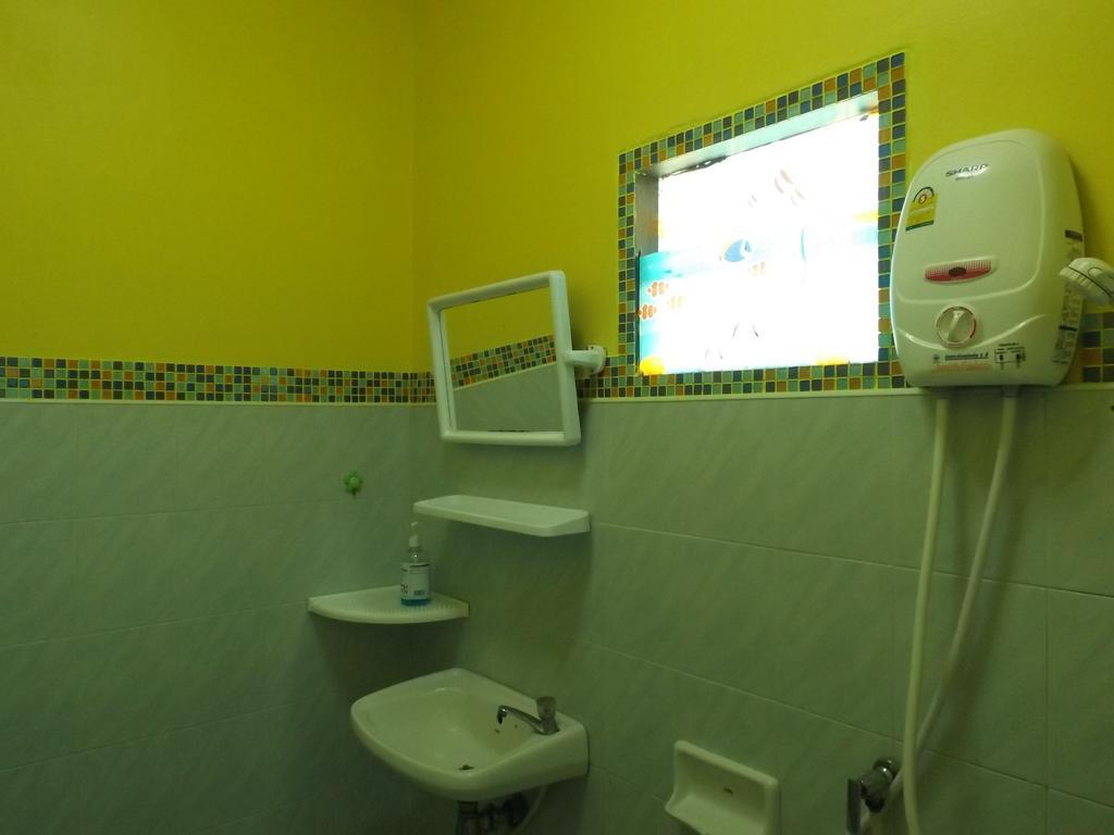 Mango House
