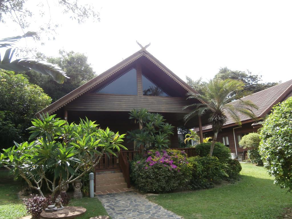 Baan Laem Noi Villa's