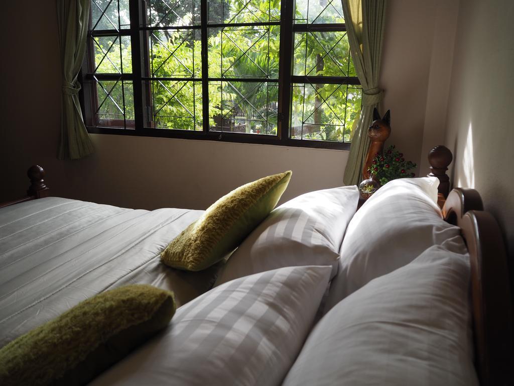 Baan Sala Lung Dam 2*