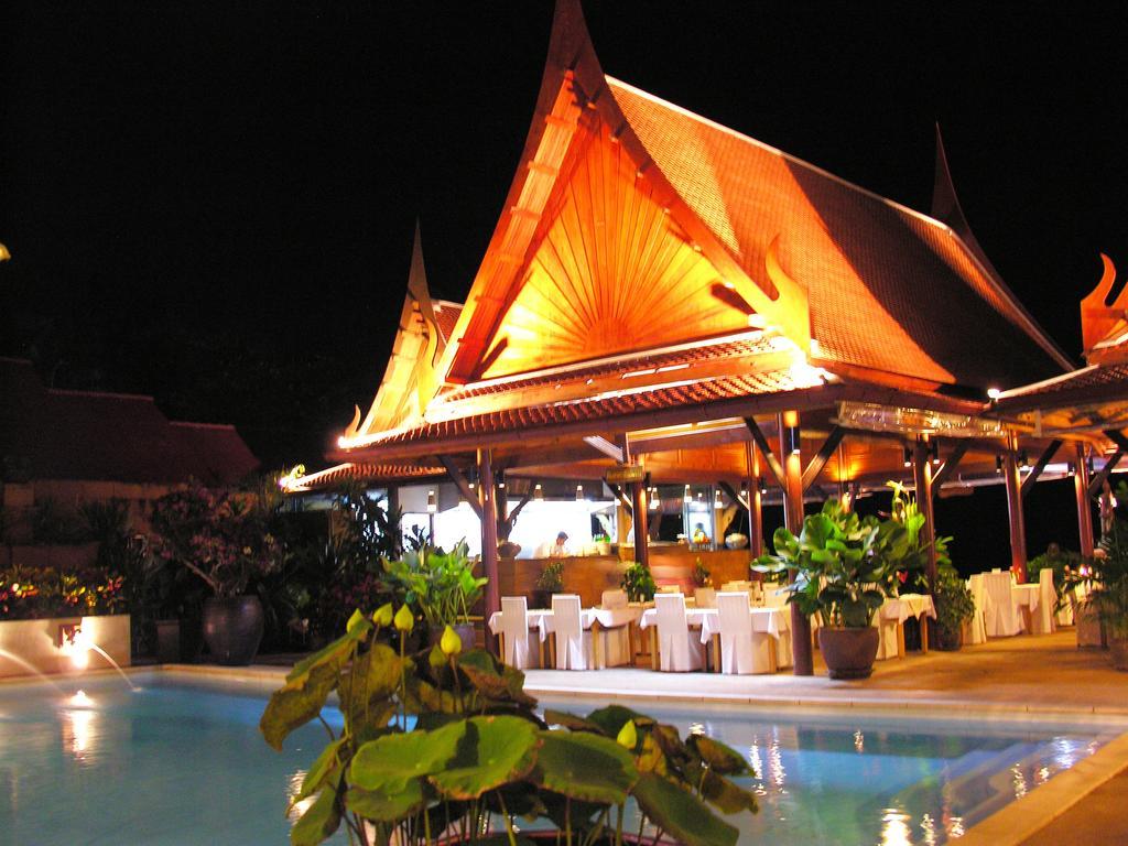 Resort White House 4*
